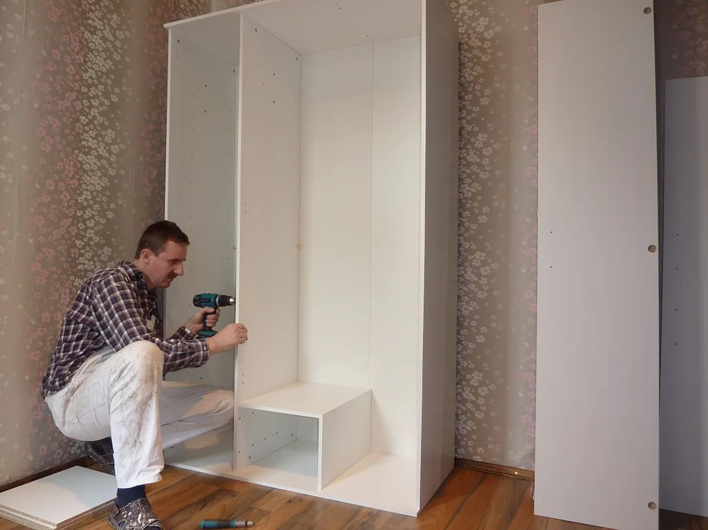 Möbelbau in einem Berliner Wohnraum